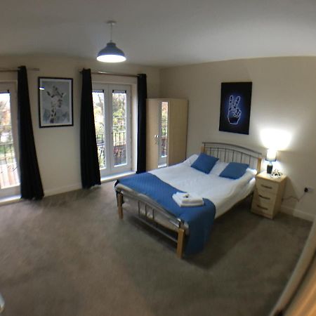 Very Large House, 6 Beds, 4 Bedrooms, 3 Bathrooms, 5 Smart Tv'S & Van Parking Boston Bagian luar foto