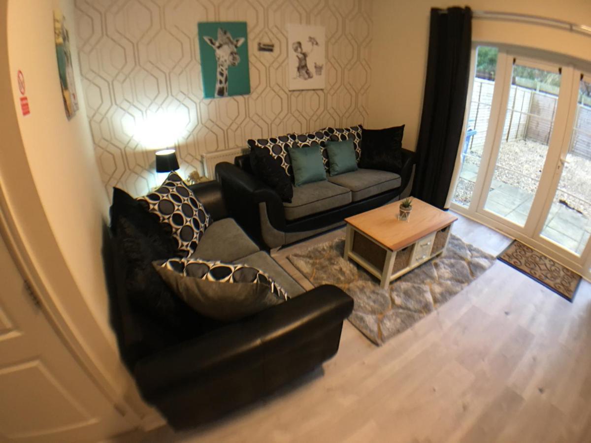 Very Large House, 6 Beds, 4 Bedrooms, 3 Bathrooms, 5 Smart Tv'S & Van Parking Boston Bagian luar foto