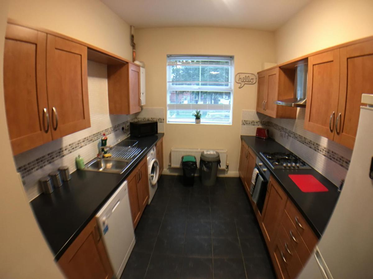 Very Large House, 6 Beds, 4 Bedrooms, 3 Bathrooms, 5 Smart Tv'S & Van Parking Boston Bagian luar foto